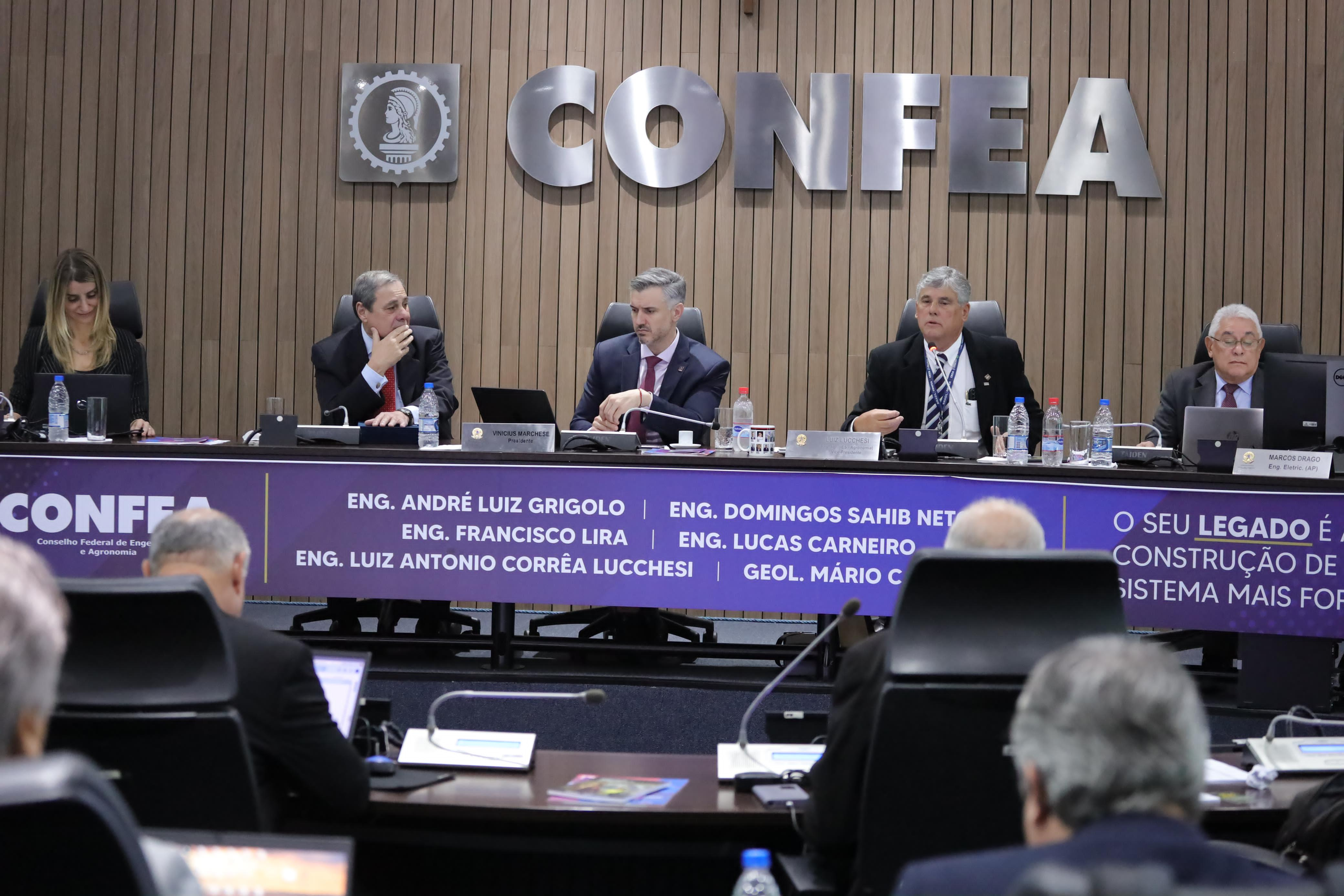 Presidete da ABNT, Mario Esper, participa pela primeira vez de plenária do Confea para ratificar parceria entre as entidades