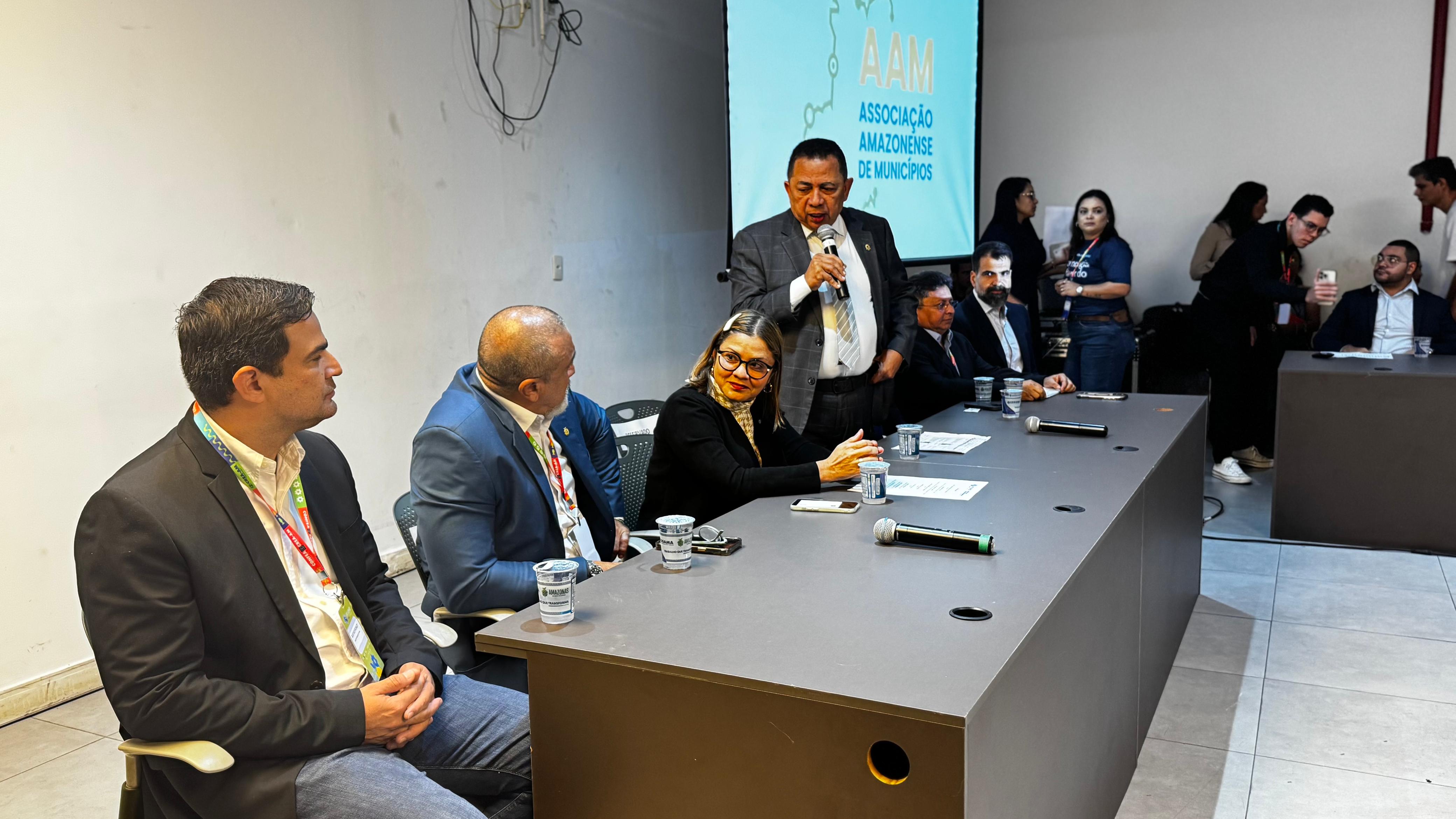 Presidente durante a Pré-COP 30, evento promovido pelo Confea, em Manaus