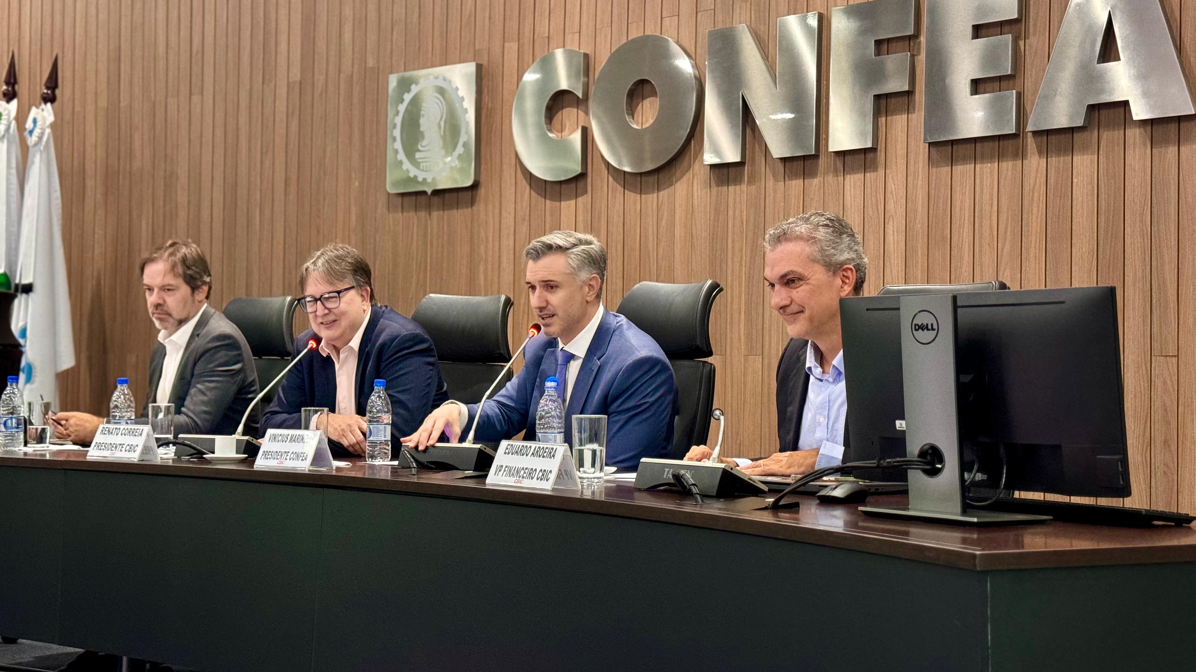 Em reeunião do Conselho Administrativo da CBIC, presidente Vinicius Marchese assumiu compromissos com o setor, ao lado do presidente da entidade, Renato Correia