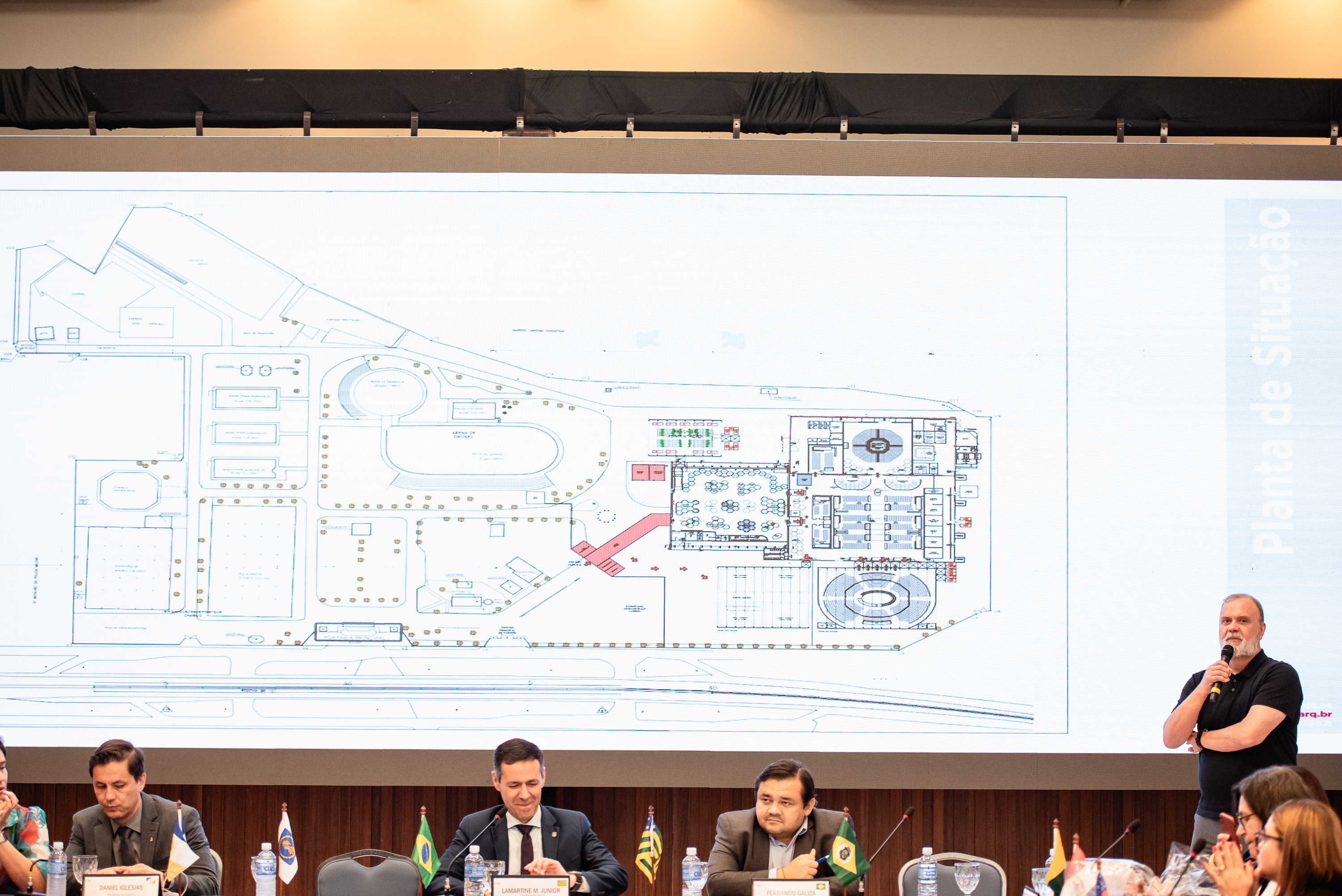 Gerente Adilson de Lara apresenta o projeto básico da Soea, de Vitória, cujas inscrições serão abertas no próximo dia 31 de março