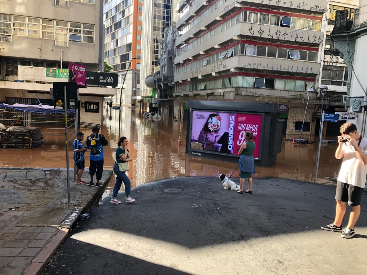 Alagamento de Porto Alegre: manutenção de equipamentos, drenagem, ocupação urbana e integração de bacias hidrográficas em debate