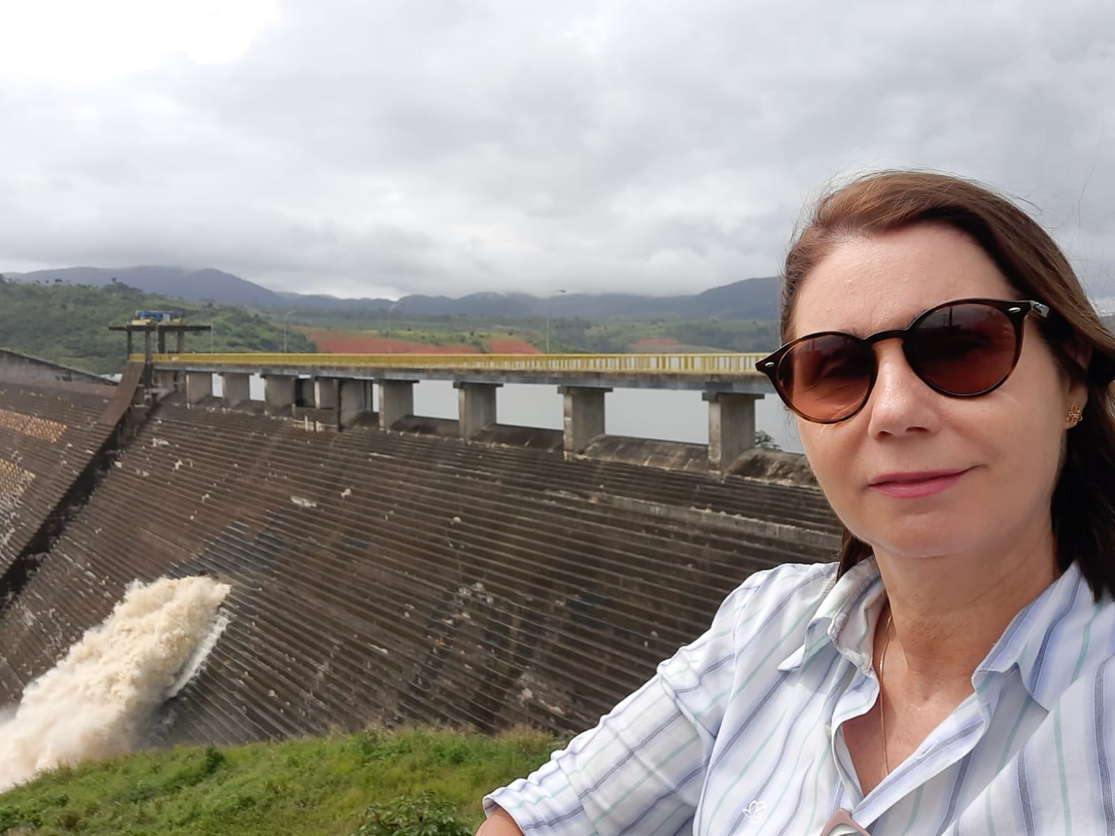 Professora Simone Rosa na barragem Serro Azul, em Palmares-PE: adaptação aos eventos extremos é necessidade do país