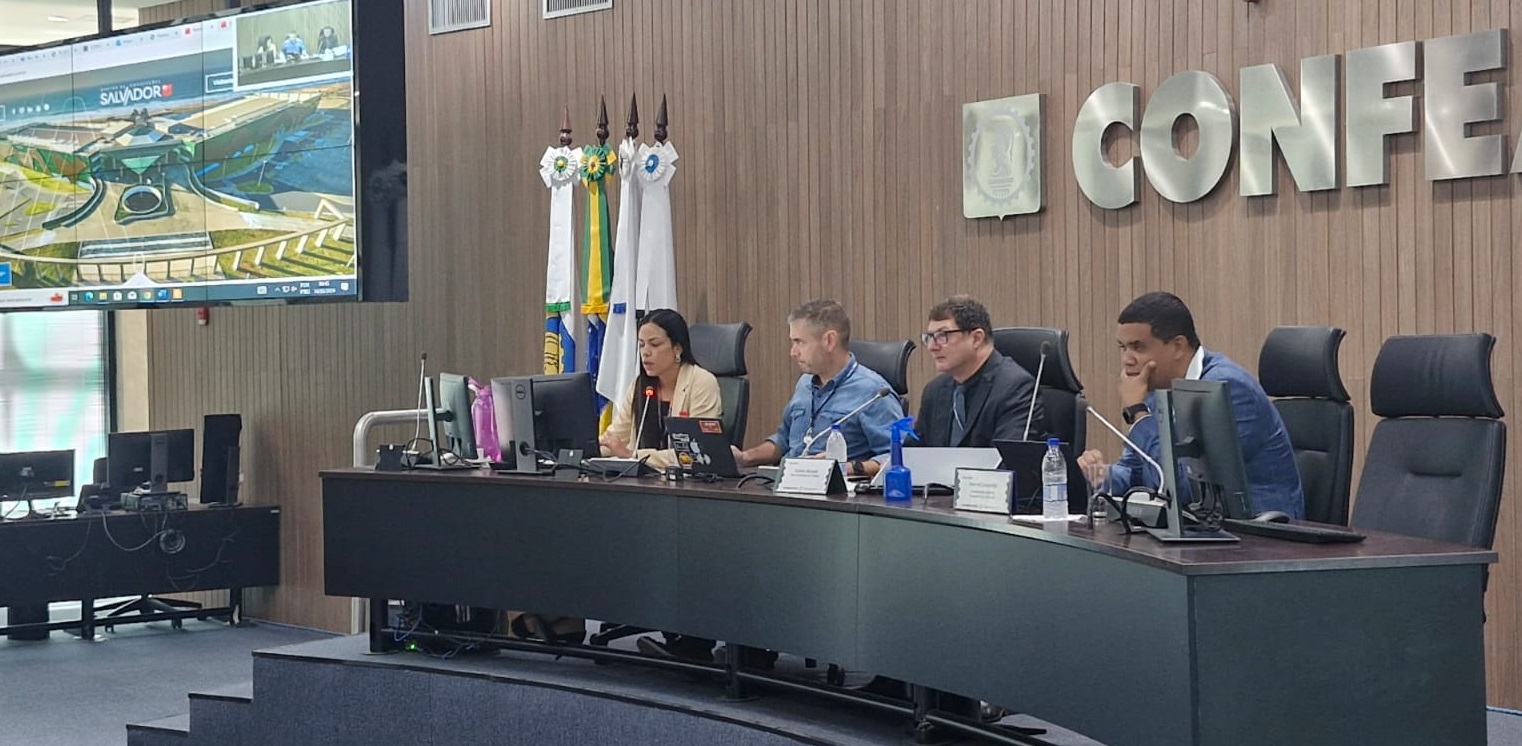 Secretária geral da Soea, Sílvia Girardi, e gerente de eventos do Confea, Marcos Farias, também compuseram a mesa de trabalhos