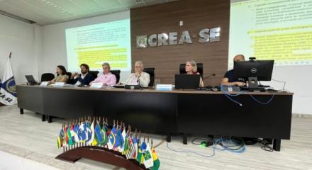 Mesa de trabalhos da Coordenadoria Nacional de Câmaras Especializadas de Engenharia Civil (CCEEC), reunida em Aracaju