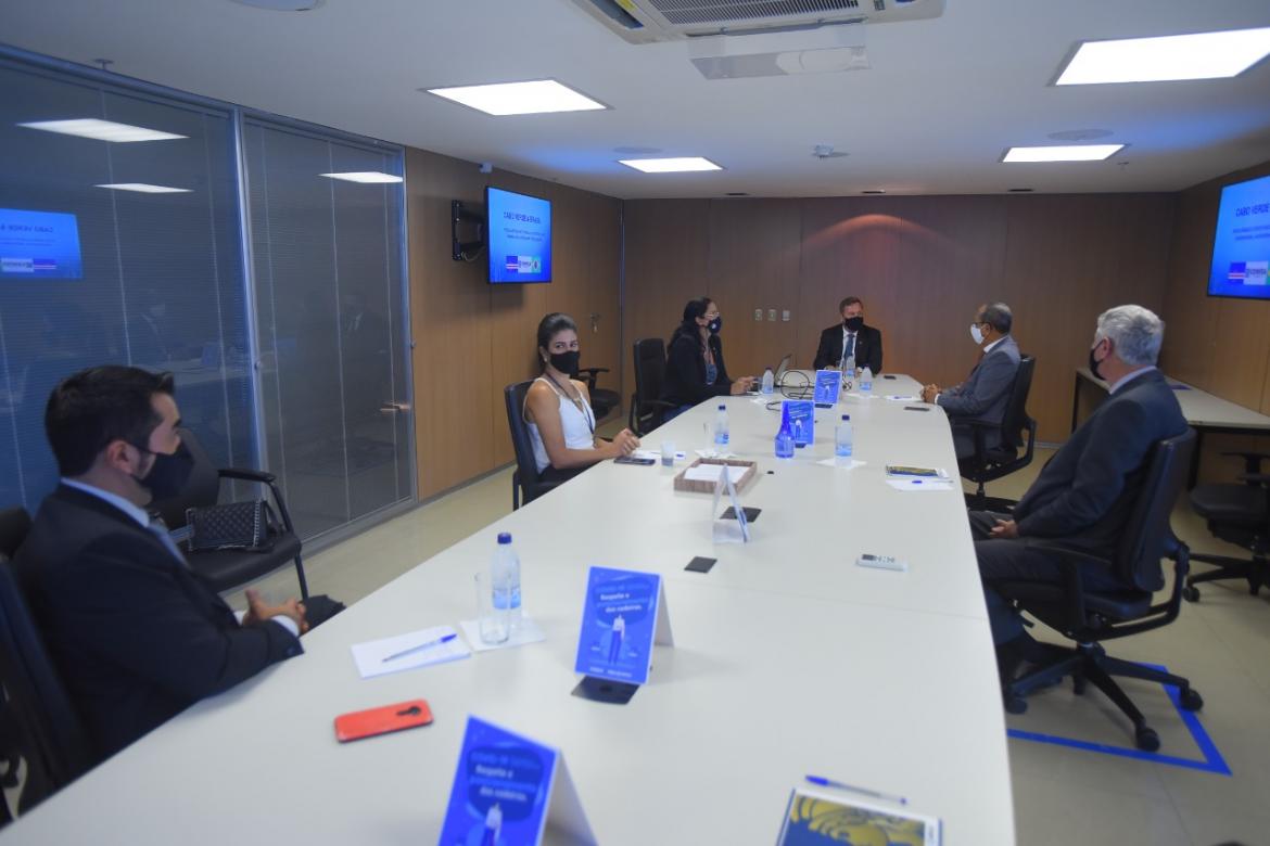 Participantes da reunião liderada pelo presidente do Confea e pelo embaixador de Cabo Verde no Brasil: diálogo promissor