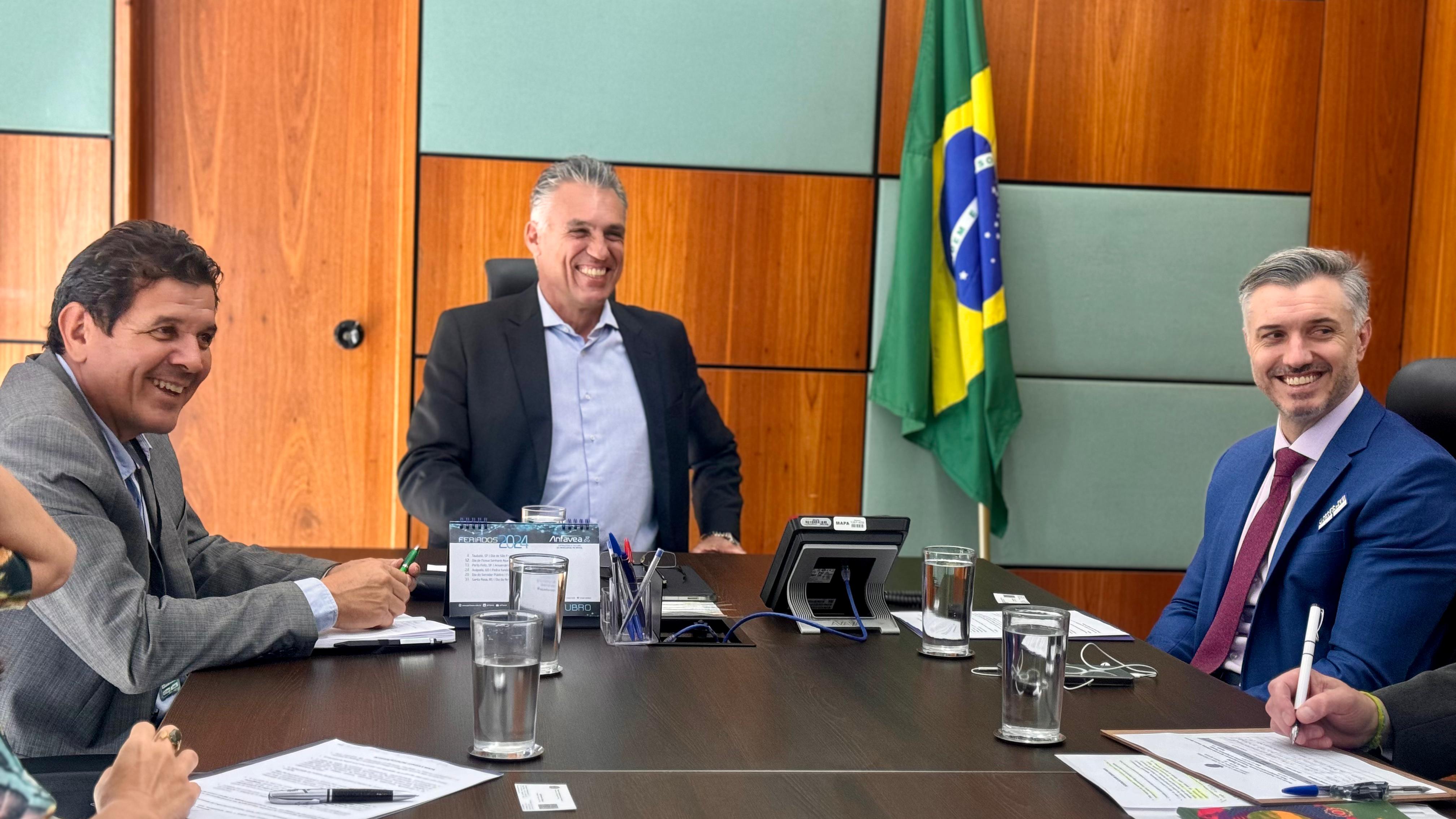 Presidente do Confea, Vinicius Marchese, participou de reunião com o secretário de Política Agrícola do Mapa, Guilherme Campos